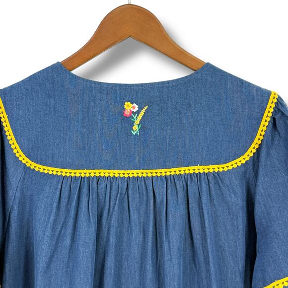 Go Softly Denim Embroidered Floral Peacock Patio Dress Sz X-Large Full Zip - Picture 6 of 8